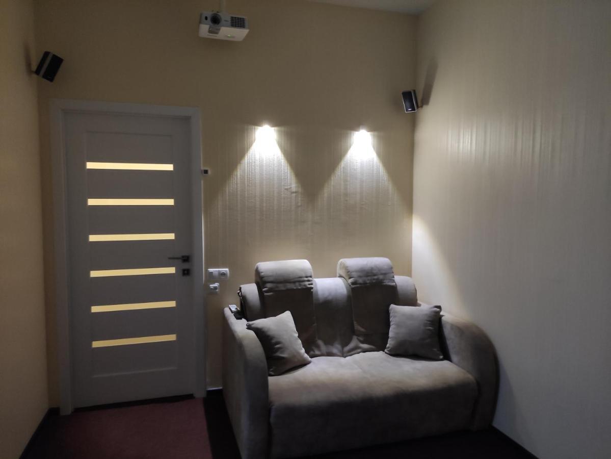Small Room With Big Cinema Charkiw Exterior foto