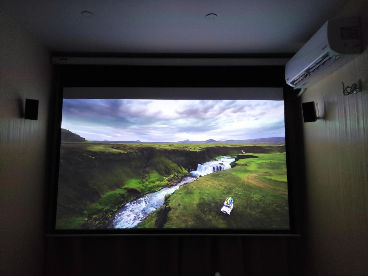 Small Room With Big Cinema Charkiw Exterior foto